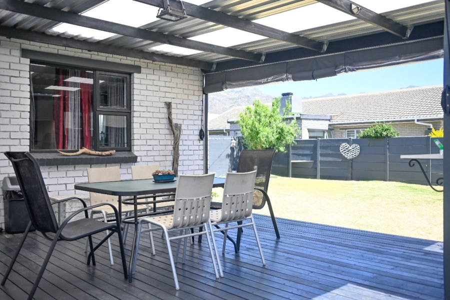 3 Bedroom Property for Sale in Gordons Bay Central Western Cape